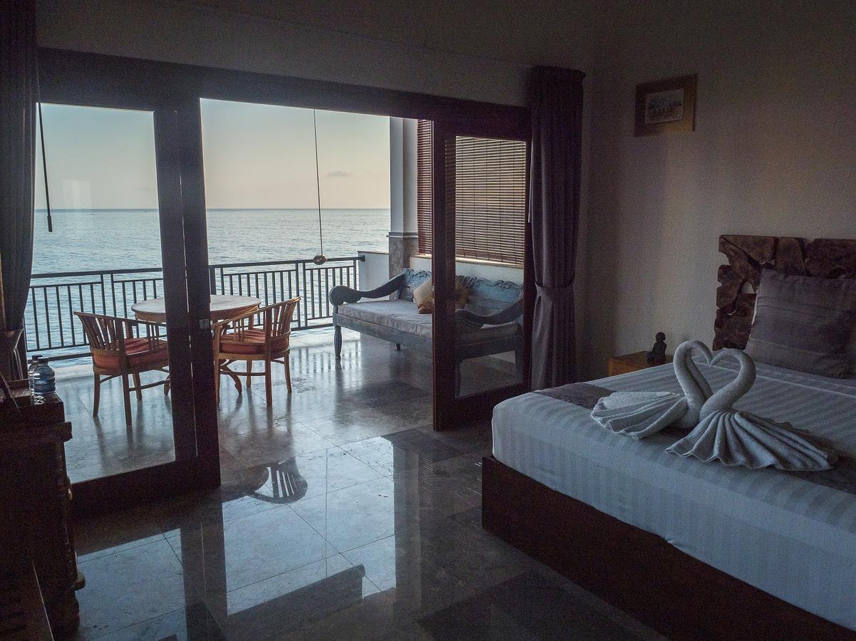 Villa Amed Beach Villa *